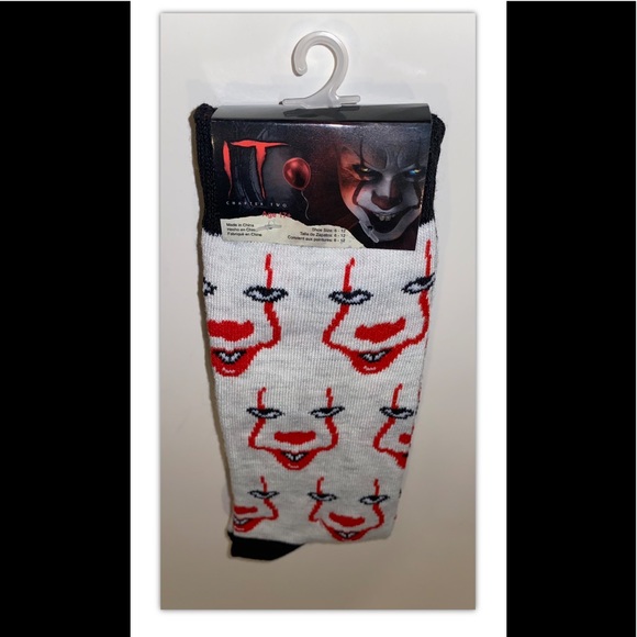 IT Pennywise Crew Socks 2 Pair Men 6-12 Gray Black Red Clown Horror Killer Float - Picture 12 of 12